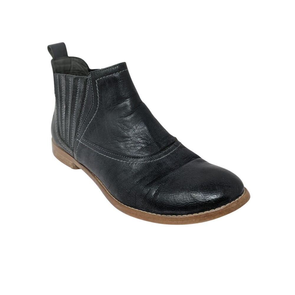 Roan Vie Black Leather Chelsea Ankle Boots Size 8